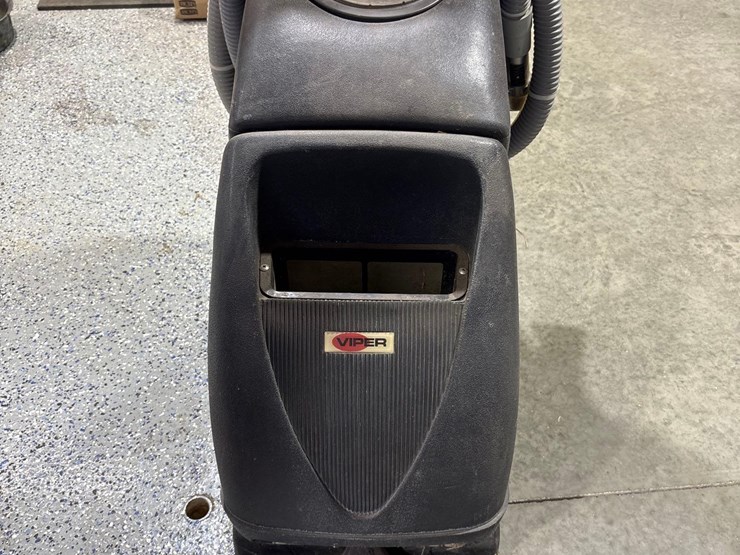 viper-model-sl-1610se-heavy-duty-carpet-cleaner-image-1