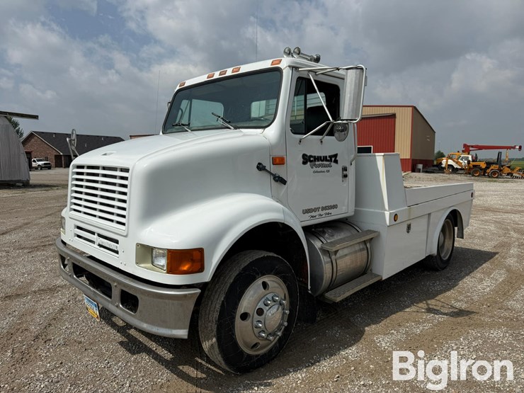 1990-international-7100-image-1