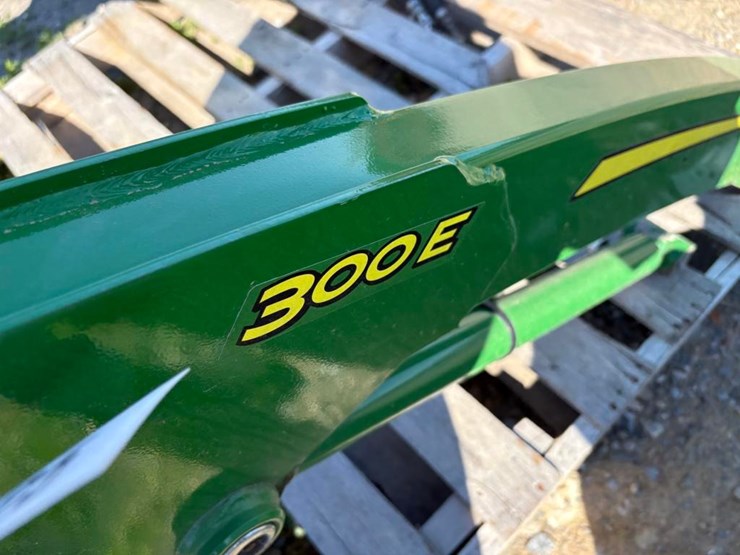 john-deere-300e-image-4