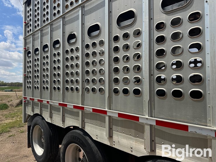 2012-eby-livestock-trailer-image-11