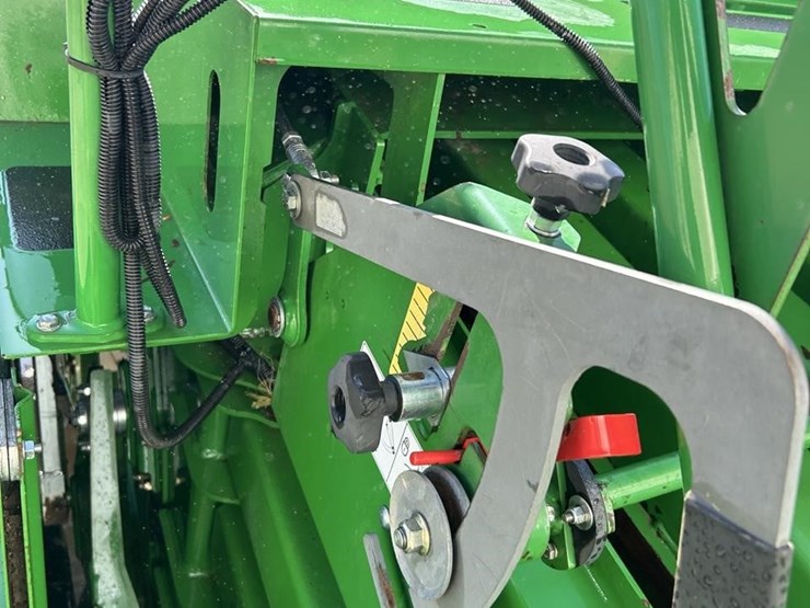 2016-john-deere-l340-image-40