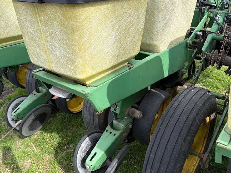 john-deere-7000-image-37