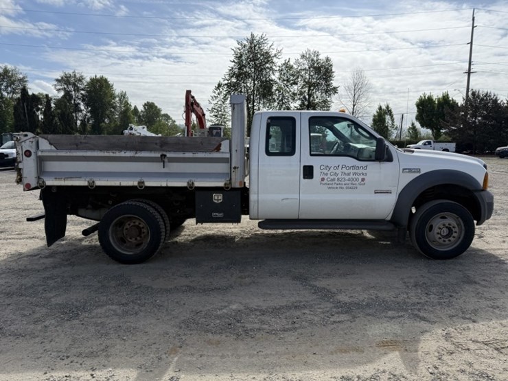 2005-ford-f550-xl-sd-image-3
