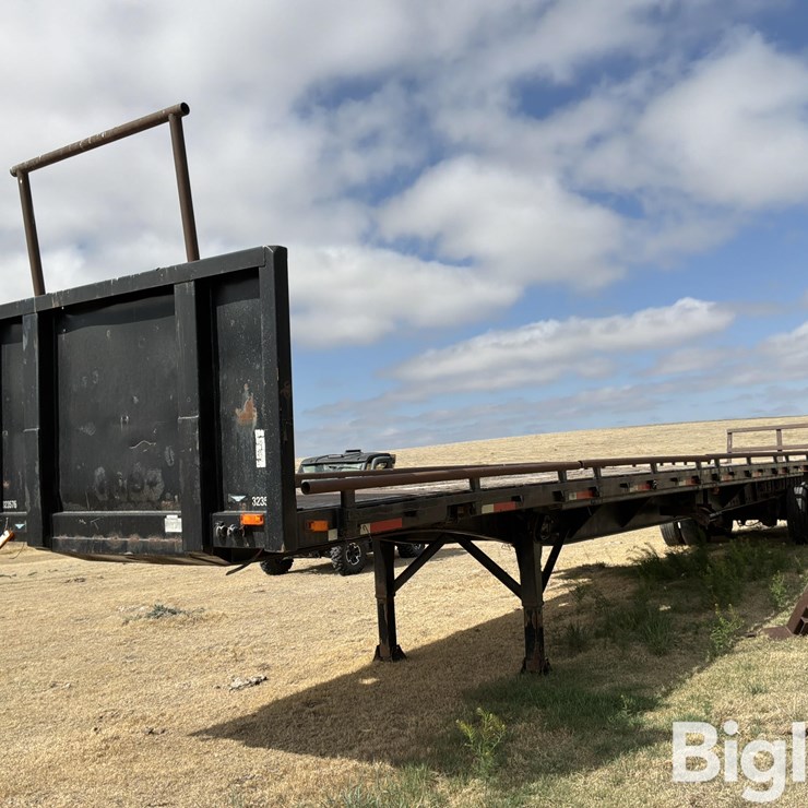 1999 UTILITY FLATBED