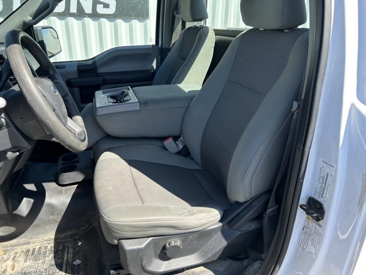 2016-ford-f150-xl-image-18
