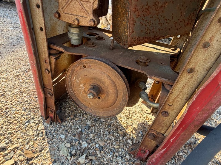 #5100-•-old-gas-pump-image-6