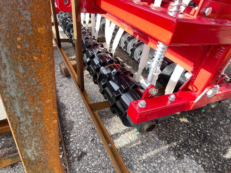 #9027-•-unused-agt-70-skid-steer-universal-mount-(o12)-image-10