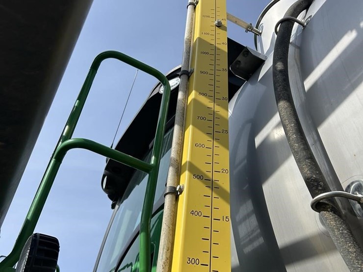 2020-john-deere-r4045-image-21