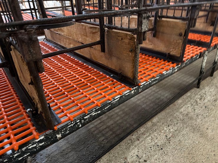 10-sections-of-orange-metal-floor-grates-image-10