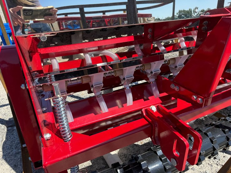 #45358-•-unused-agt-stsd10-skid-steer-seeder-stsd10260106294-image-5
