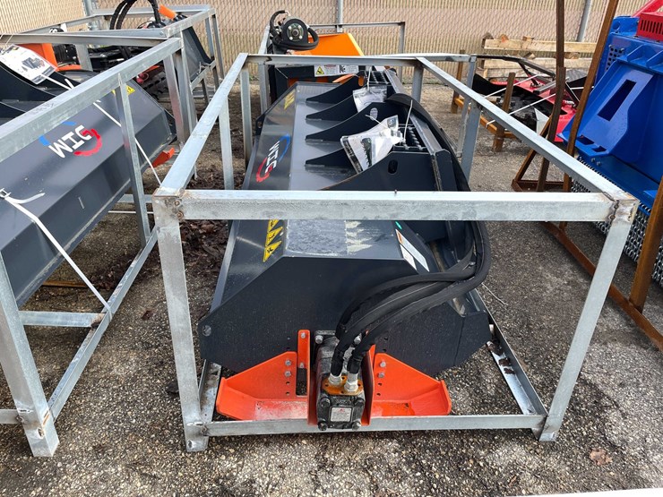 #9030-•-unused-wig-72"-bi-directional-skid-steer-rototiller-(o12)-image-3