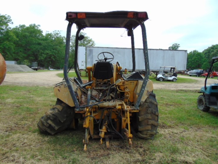 deere-210c-image-3