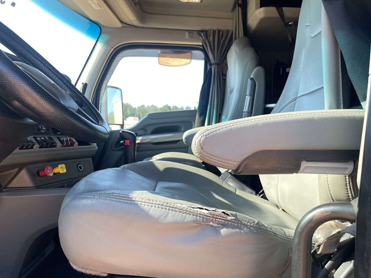 2018-kenworth-t680-image-10