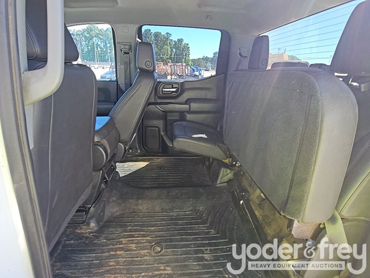 2022-chevrolet-1500-image-29