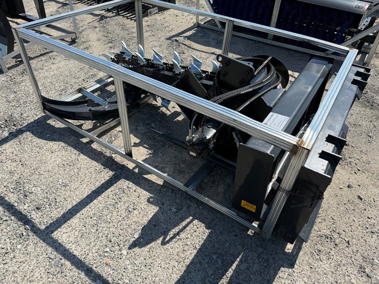 #2042-•-unused-jct-skid-steer-bale-spear-inv#-45746-image-3