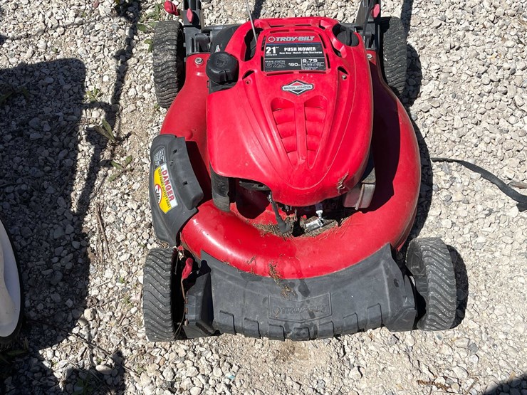 #6989-•-troy-bult-lawn-mower-image-5