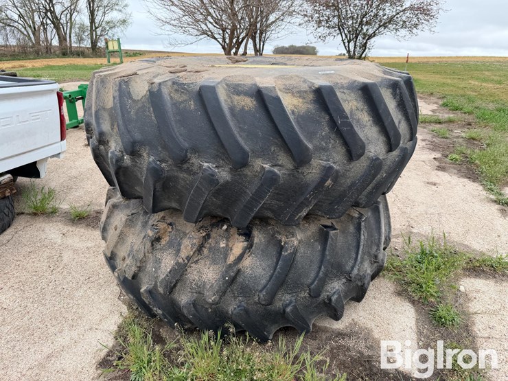 24.5-32-tires-&-rims-image-1