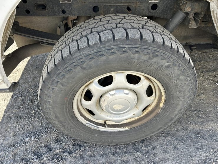 2016-ford-f150-xl-image-12