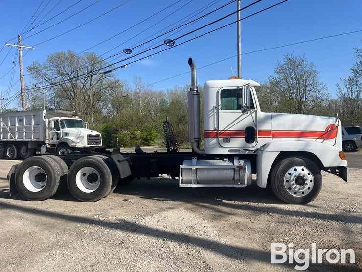 1995-freightliner-fld120-image-4