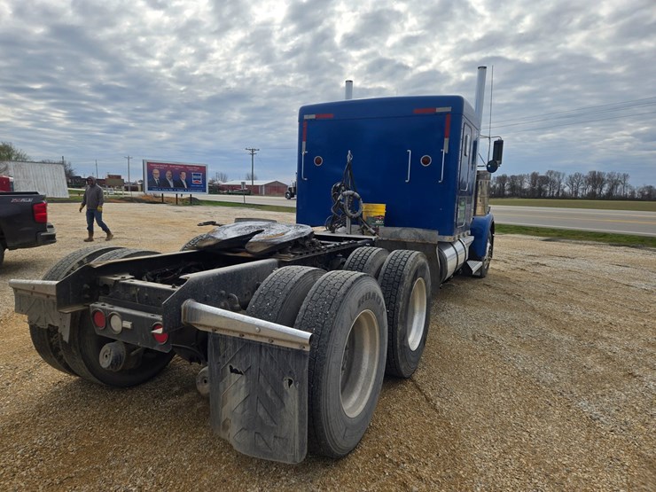 1999-kenworth-w900-image-17