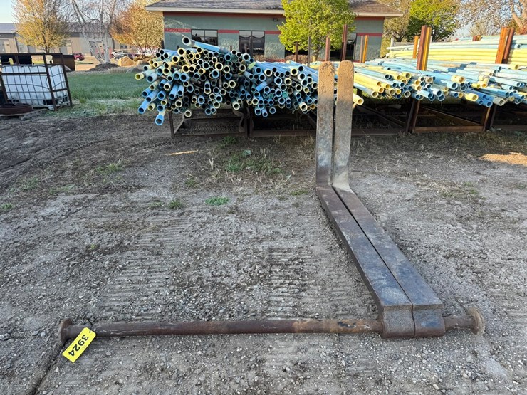 #3924-•-approx-48"-loader-forks-image-8