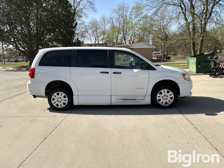 2019-dodge-grand-caravan-image-4