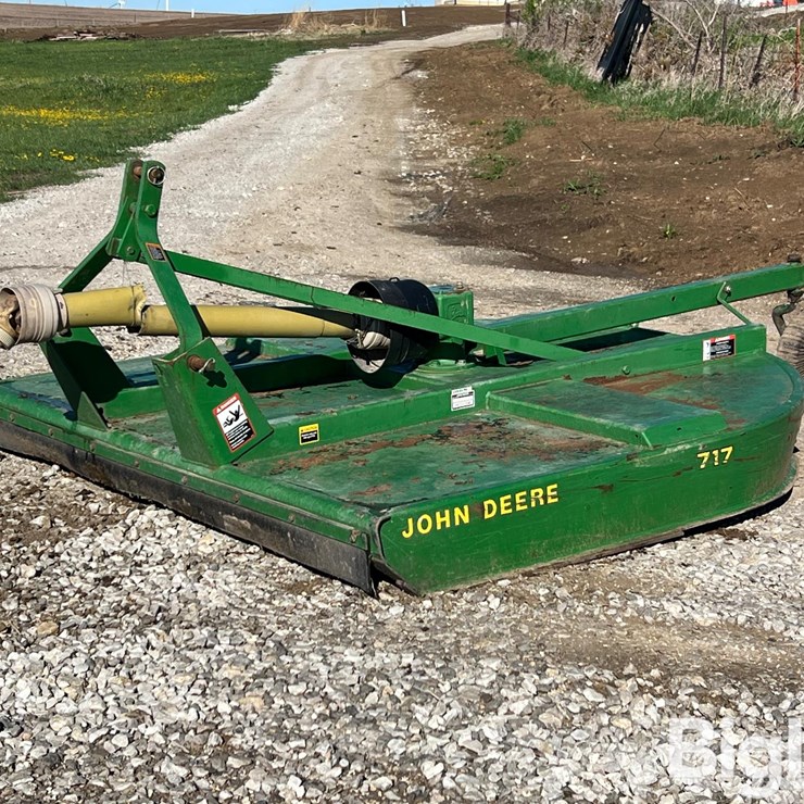 JOHN DEERE 717