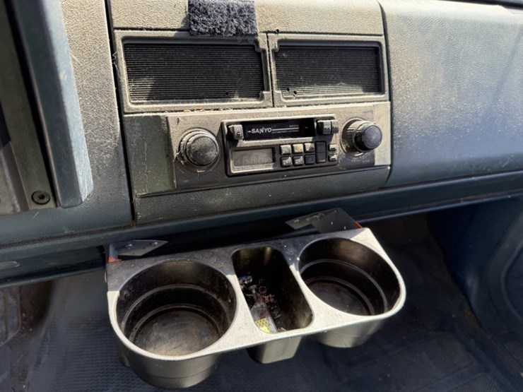 1989-chevrolet-c25-pickup-image-25