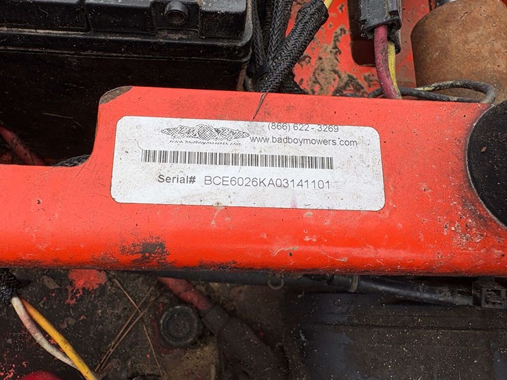 badboy-elite-60"-zero-turn-mower-(676-hours)-image-15