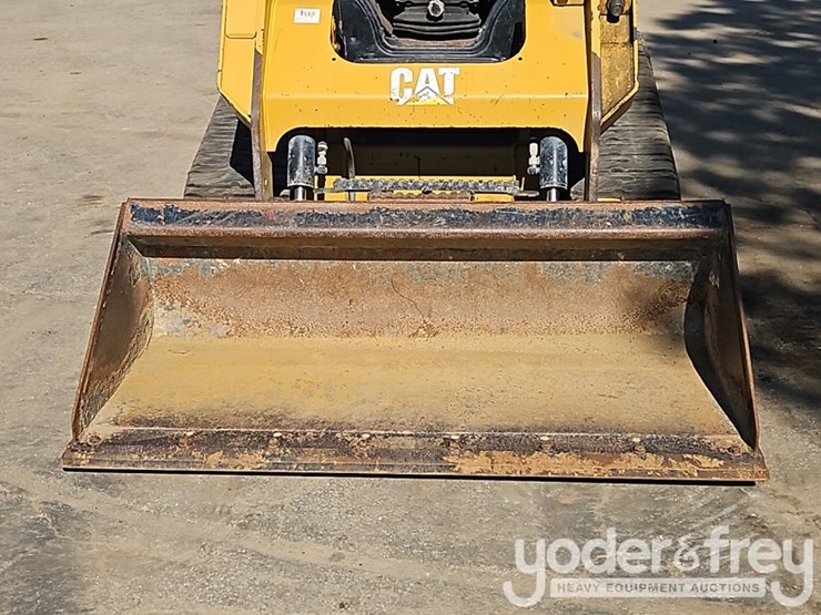 2015-caterpillar-257d-image-16
