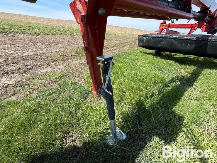 2021-new-holland-1000-image-9