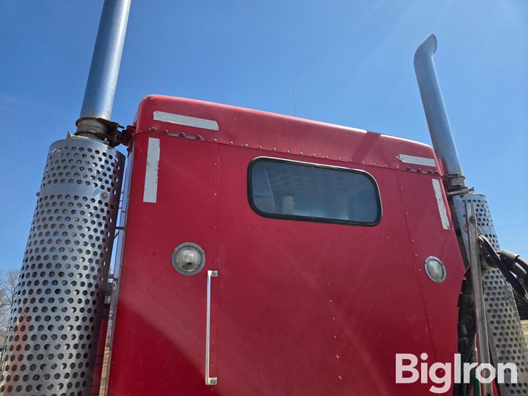 2000-kenworth-w900b-image-9