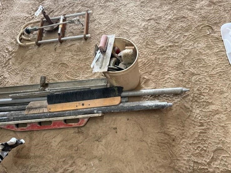 concrete-trowel-&-tools-image-6
