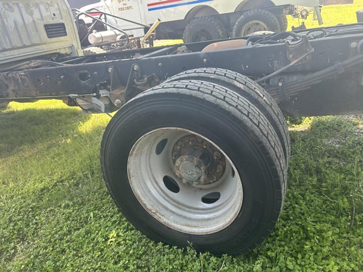 2020-ford-f550-image-9