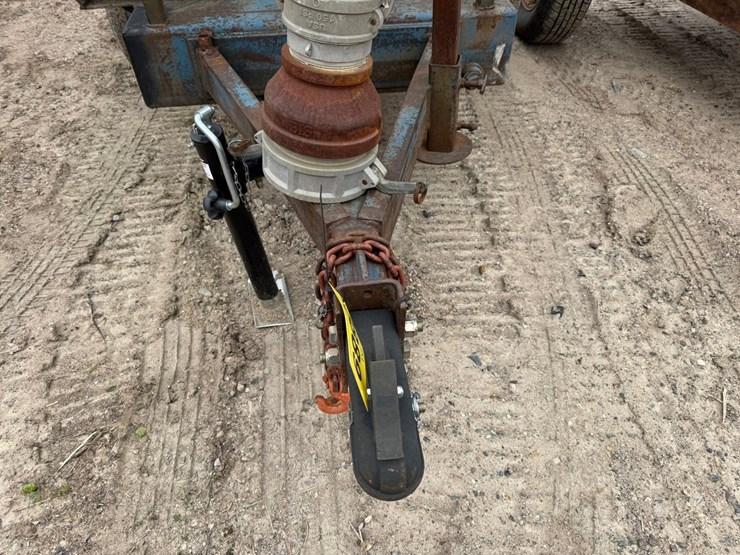 #3889-•-towable-water-pump-image-9