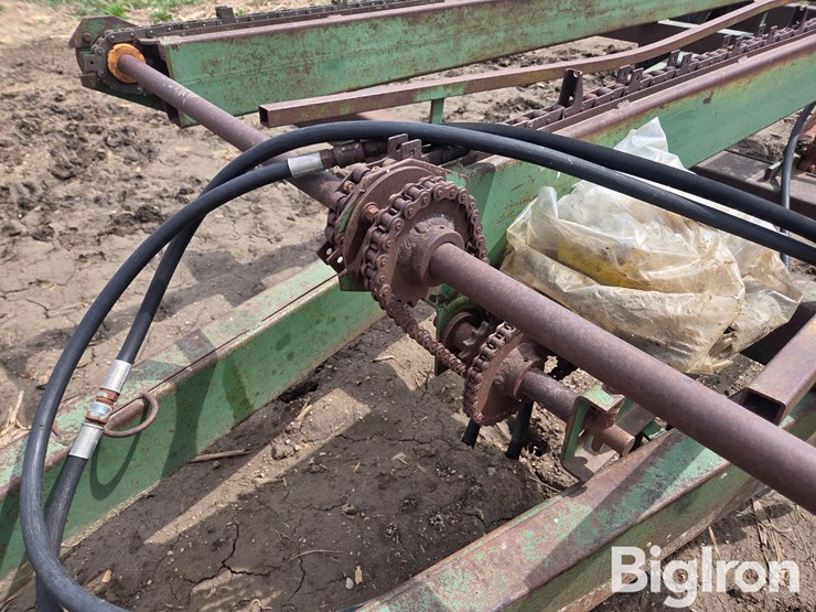 john-deere-200-image-11