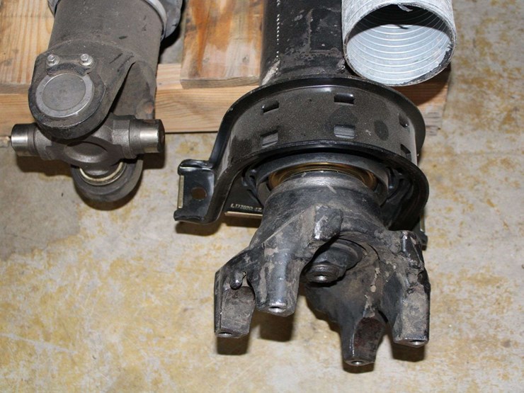 pallet-of-gear-boxes-and-drive-shafts-image-3