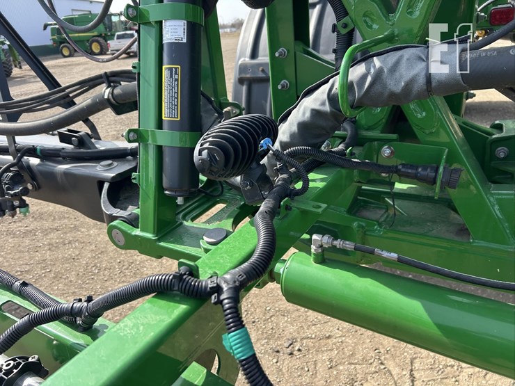 2020-john-deere-r4045-image-90