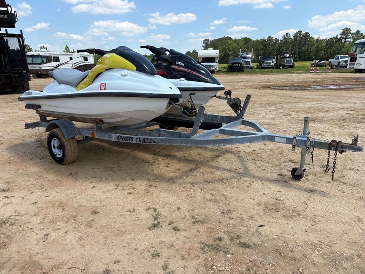 (2)-yamaha-jet-skis-&-trailer-image-9