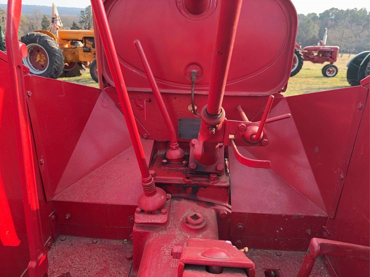 mccormick-deering-w-30-image-36