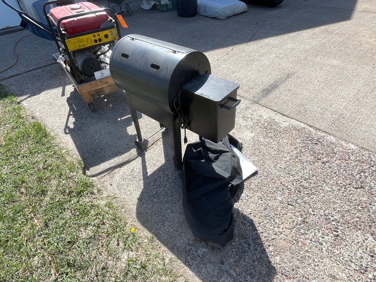 #7000-•-traeger-pellet-smoker-image-3