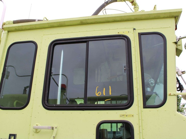 1991-oshkosh-t1500-image-15