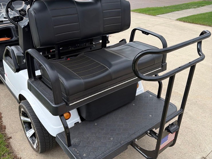 2023-evolution-electric-golf-cart-1-owner-image-6