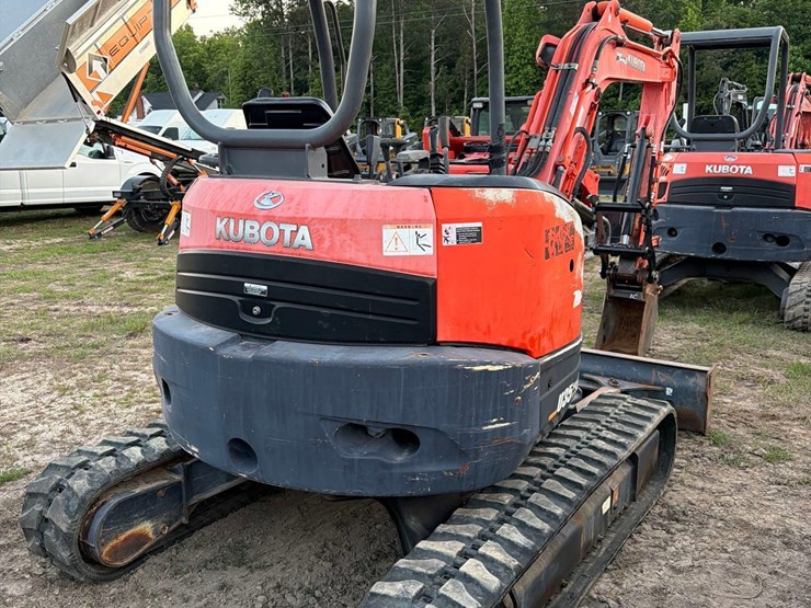 2009-kubota-u35-image-5