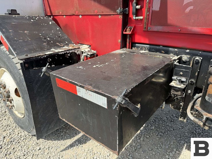 1994-peterbilt-320-image-18