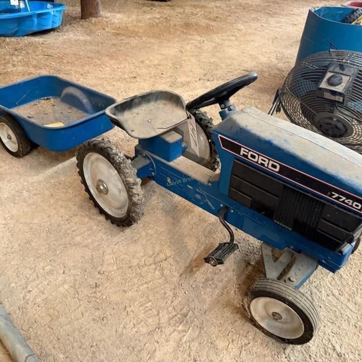Ford 7740 Pedal Tractor & Trailer
