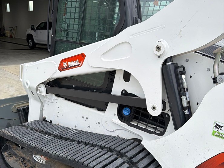 2023-bobcat-t770-image-7