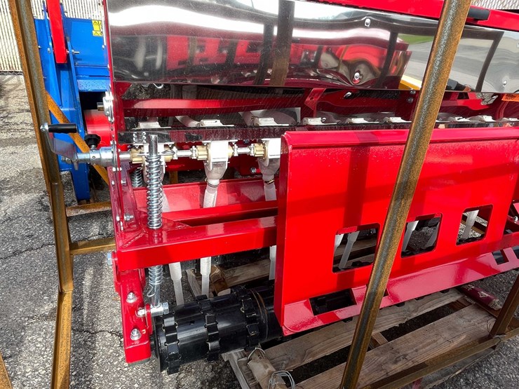 #9028-•-unused-agt-70-skid-steer-universal-mount-(o12)-image-13