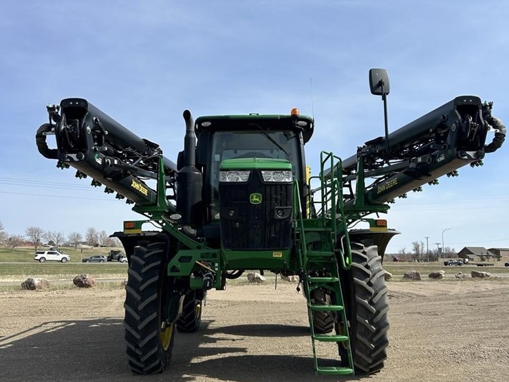 2020-john-deere-r4045-image-2