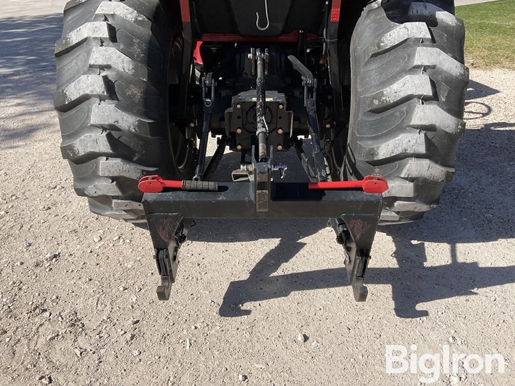 2011-case-ih-farmall-40b-image-9
